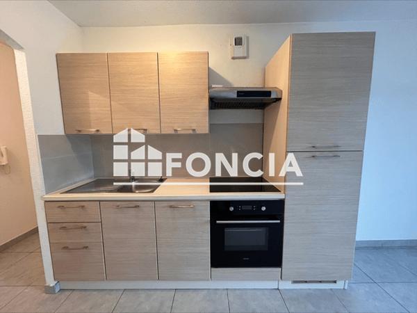 Location Studio 22.66 m² - 71 AVENUE PIERRE BROSSOLETTE Draguignan 83300