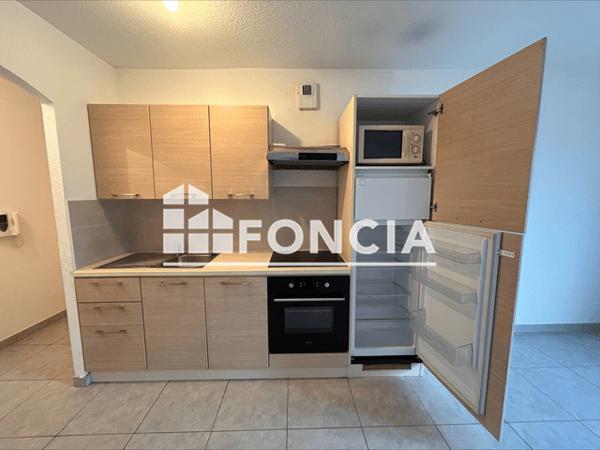 Location Studio 22.66 m² - 71 AVENUE PIERRE BROSSOLETTE Draguignan 83300
