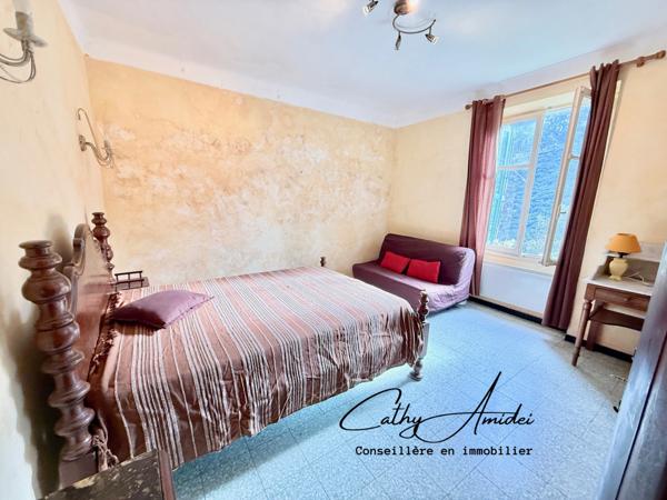 PORTO - OTA (Corse) A vendre maison en pierre, vue mer et tour de Porto, emplacement unique