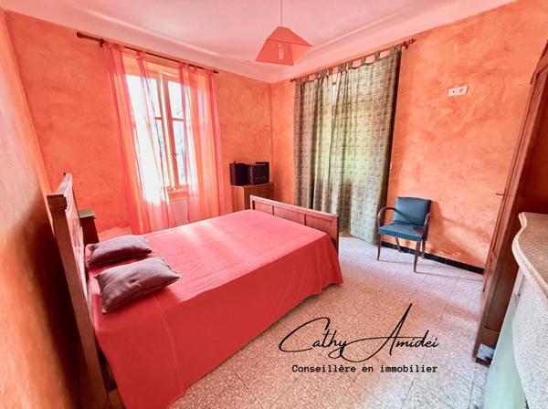 PORTO - OTA (Corse) A vendre maison en pierre, vue mer et tour de Porto, emplacement unique