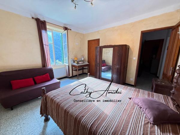 PORTO - OTA (Corse) A vendre maison en pierre, vue mer et tour de Porto, emplacement unique