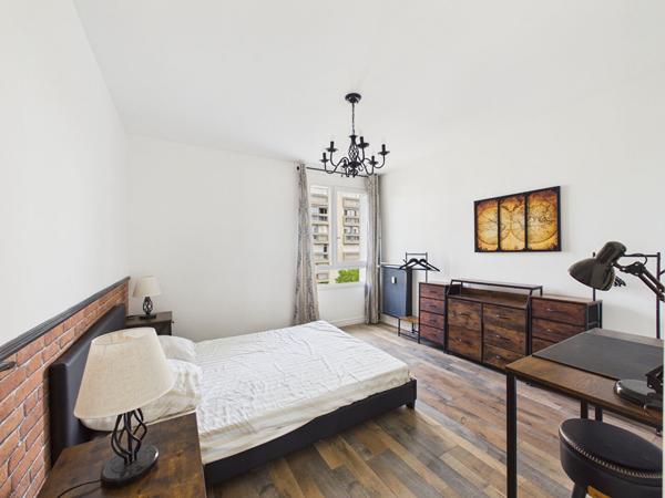 Appartement entièrement rénové T4 de 71 m2 avec balcon et cave