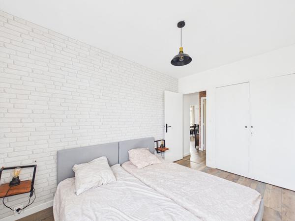 Appartement entièrement rénové T4 de 71 m2 avec balcon et cave