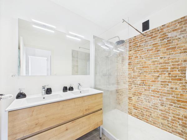Appartement entièrement rénové T4 de 71 m2 avec balcon et cave