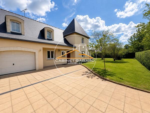 Maison à vendre proche Angers – 5 chambres, jardin et double garage