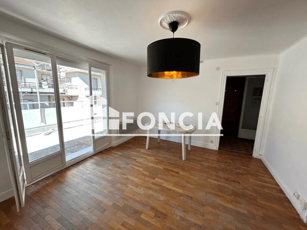 Location Appartement 2 pièces 43 m² - 40-42 RUE GENISSIEU Grenoble 38000