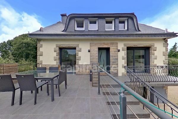 Dpt Côtes-d'Armor (22) - À vendre Saint-Agathon – Maison T6 rénovée 4 chambres 156,87 m² dont studio indépendant 31,36 m² – Terrain 1343 m² – DPE C – 5 min Guingamp