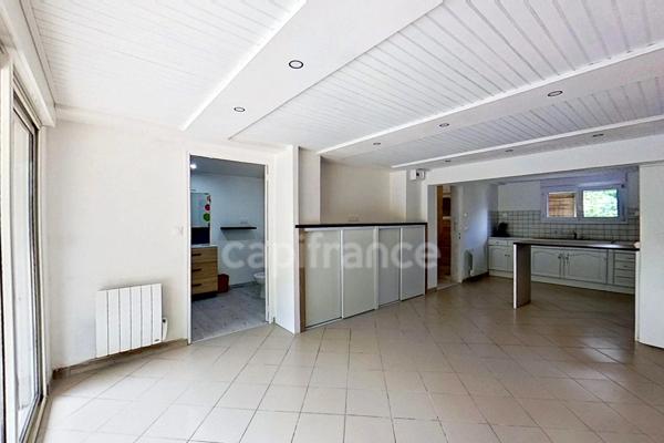 Dpt Côtes-d'Armor (22) - À vendre Saint-Agathon – Maison T6 rénovée 4 chambres 156,87 m² dont studio indépendant 31,36 m² – Terrain 1343 m² – DPE C – 5 min Guingamp