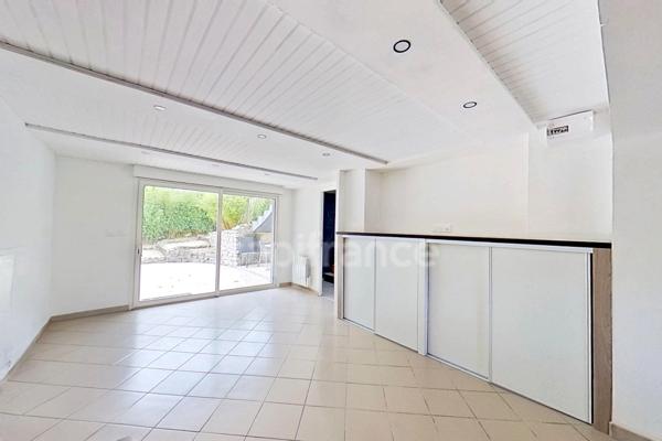 Dpt Côtes-d'Armor (22) - À vendre Saint-Agathon – Maison T6 rénovée 4 chambres 156,87 m² dont studio indépendant 31,36 m² – Terrain 1343 m² – DPE C – 5 min Guingamp