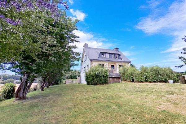 Dpt Côtes-d'Armor (22) - À vendre Saint-Agathon – Maison T6 rénovée 4 chambres 156,87 m² dont studio indépendant 31,36 m² – Terrain 1343 m² – DPE C – 5 min Guingamp