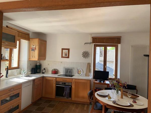 Maison - 3 chambres, Jardin 311 m2 avec garage.