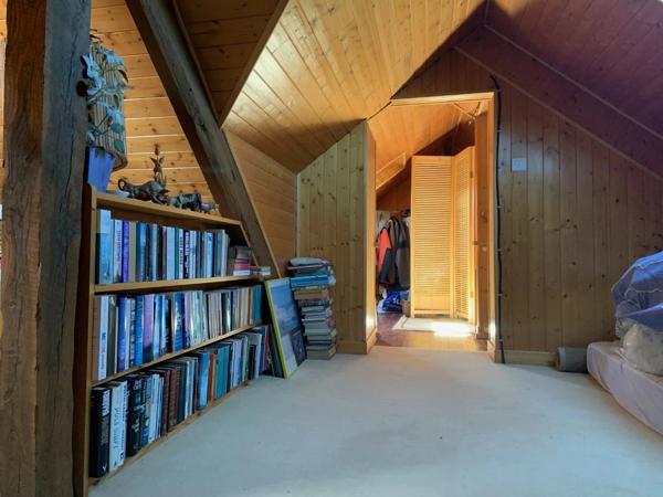 Maison - 3 chambres, Jardin 311 m2 avec garage.