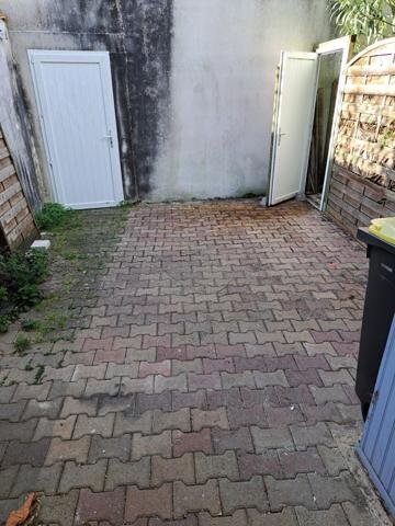 Au cœur de la Genette et à deux pas du Port et du Mail. 695 000 € H.A.I.*