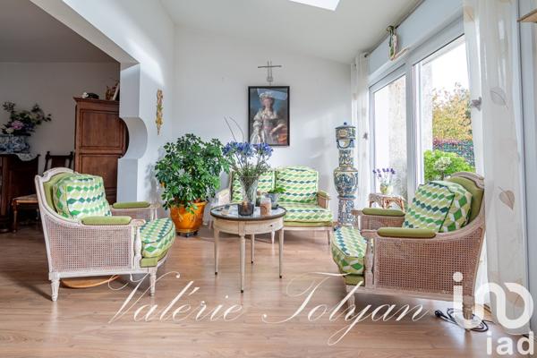 Maison traditionnelle 8 pièces de 164 m² à Antony (92160)