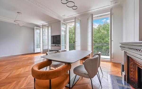 Appartement à vendre    4 pièces • 117,22 m2 Paris 17