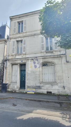 Vente maison de ville Angouleme (16000), 112.00m² avec 6 pièce(s) dont 4 chambre(s) sur 300.00m² de terrain. Agence Allard Brimeaud