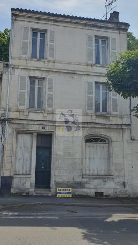 Vente maison de ville Angouleme (16000), 112.00m² avec 6 pièce(s) dont 4 chambre(s) sur 300.00m² de terrain. Agence Allard Brimeaud
