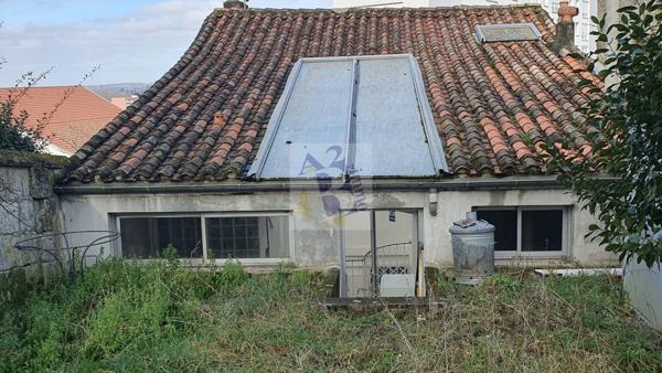 Vente maison de ville Angouleme (16000), 112.00m² avec 6 pièce(s) dont 4 chambre(s) sur 300.00m² de terrain. Agence Allard Brimeaud