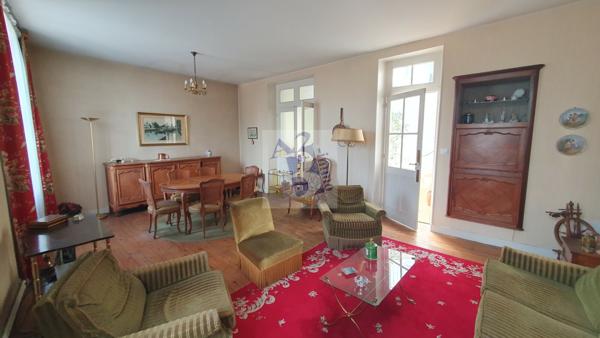 Vente maison de ville Angouleme (16000), 112.00m² avec 6 pièce(s) dont 4 chambre(s) sur 300.00m² de terrain. Agence Allard Brimeaud