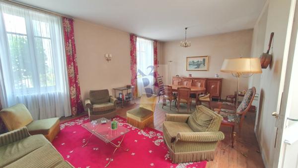 Vente maison de ville Angouleme (16000), 112.00m² avec 6 pièce(s) dont 4 chambre(s) sur 300.00m² de terrain. Agence Allard Brimeaud