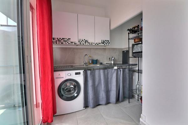 LA JOLIETTE-13002-APPARTEMENT MARSEILLE 1 PIECE-TERRASSE-CAVE