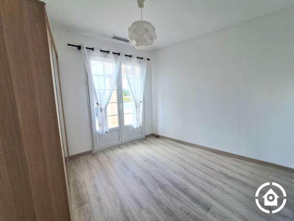 Maison de plain pied - 4 chambres - suite parentale - piscine - double garage