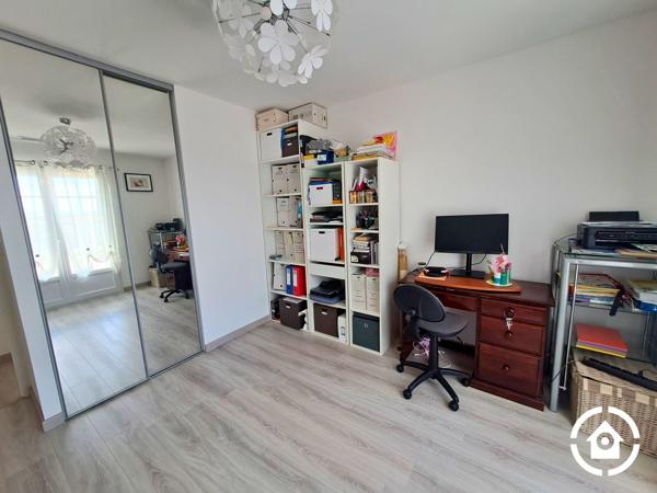 Maison de plain pied - 4 chambres - suite parentale - piscine - double garage