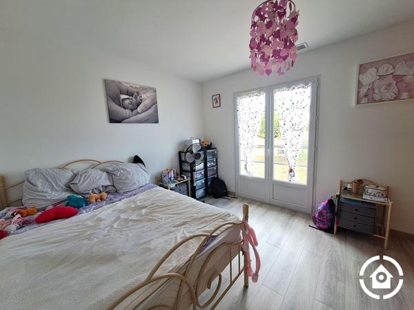 Maison de plain pied - 4 chambres - suite parentale - piscine - double garage
