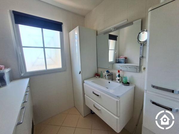 Maison de plain pied - 4 chambres - suite parentale - piscine - double garage