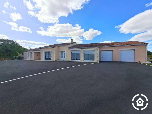 Maison de plain pied - 4 chambres - suite parentale - piscine - double garage