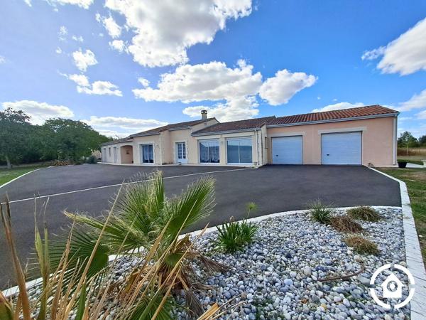 Maison de plain pied - 4 chambres - suite parentale - piscine - double garage