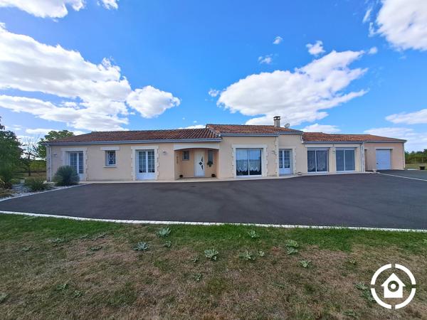 Maison de plain pied - 4 chambres - suite parentale - piscine - double garage