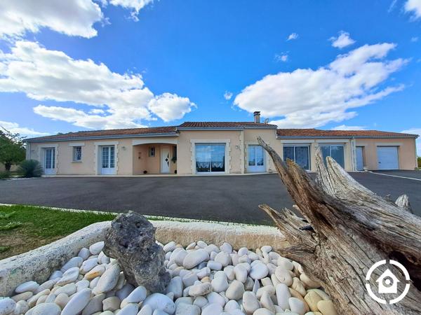 Maison de plain pied - 4 chambres - suite parentale - piscine - double garage