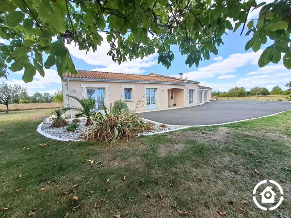 Maison de plain pied - 4 chambres - suite parentale - piscine - double garage