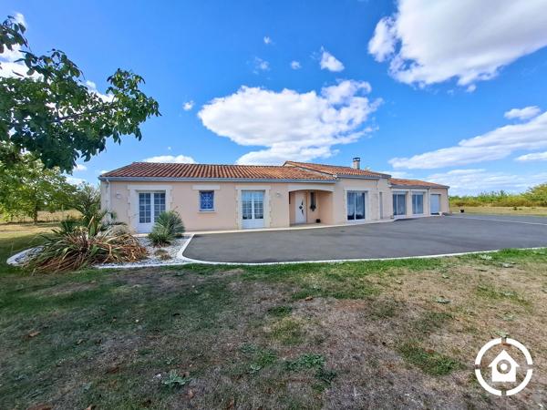 Maison de plain pied - 4 chambres - suite parentale - piscine - double garage