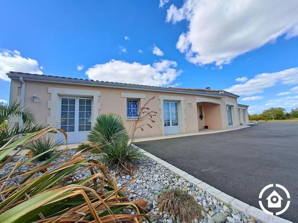 Maison de plain pied - 4 chambres - suite parentale - piscine - double garage