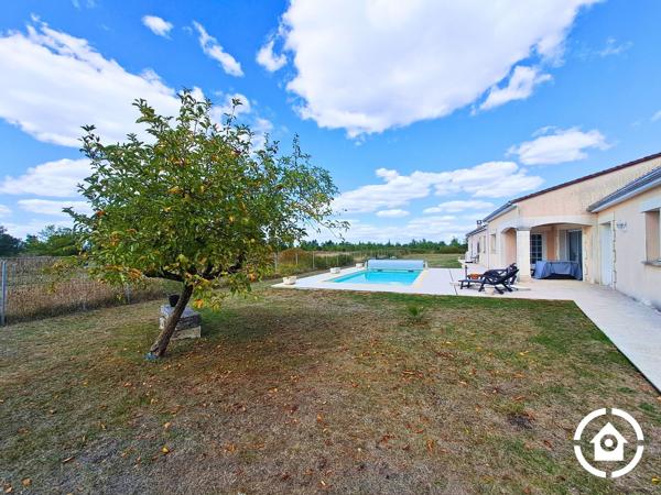 Maison de plain pied - 4 chambres - suite parentale - piscine - double garage