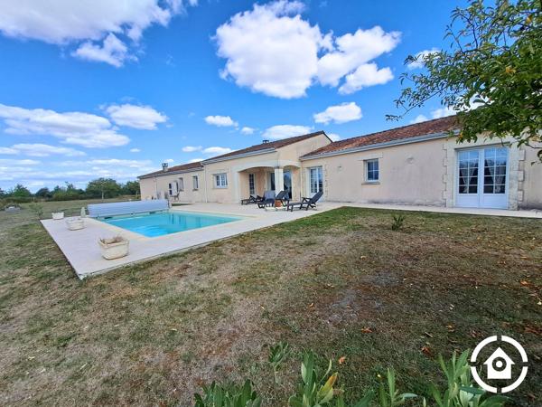 Maison de plain pied - 4 chambres - suite parentale - piscine - double garage