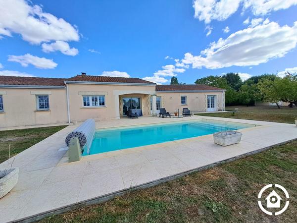 Maison de plain pied - 4 chambres - suite parentale - piscine - double garage