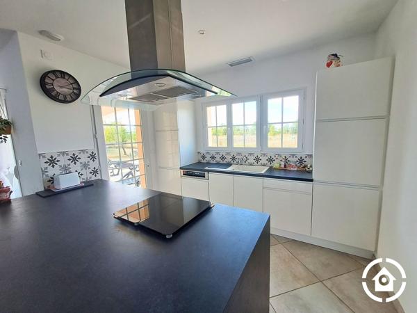 Maison de plain pied - 4 chambres - suite parentale - piscine - double garage