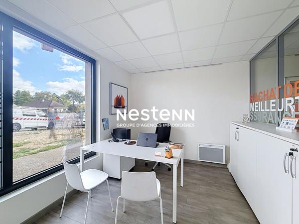 Local commercial  6 pièces 97 m2 - Chambray les Tours