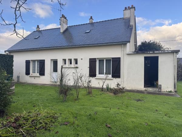 Maison d'environ 90 m² habitables sur environ 1370 m² de terrain