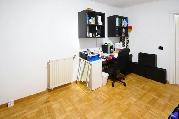 BELLE MAISON DE VILLAGE 200M2 - TERRAIN 6 ARES - GRAND GRENIER AMENAGEABLE DE 110M2 - 2 GARAGES 4 VOITURES