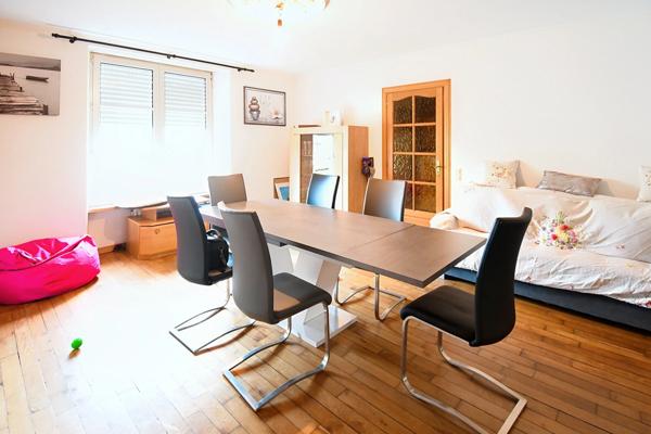 BELLE MAISON DE VILLAGE 200M2 - TERRAIN 6 ARES - GRAND GRENIER AMENAGEABLE DE 110M2 - 2 GARAGES 4 VOITURES