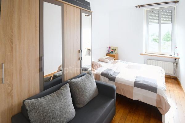 BELLE MAISON DE VILLAGE 200M2 - TERRAIN 6 ARES - GRAND GRENIER AMENAGEABLE DE 110M2 - 2 GARAGES 4 VOITURES