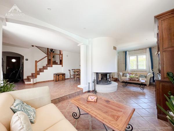 Farges (01550) MAISON 5 PIECES 212 M2