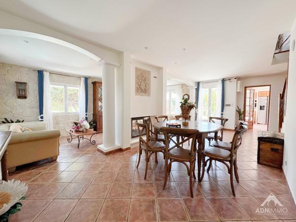 Farges (01550) MAISON 5 PIECES 212 M2