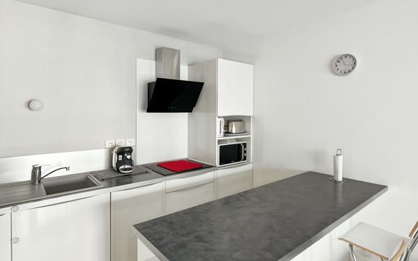 Appartement à louer    2 pièces • 37,08 m2 Marseille 8