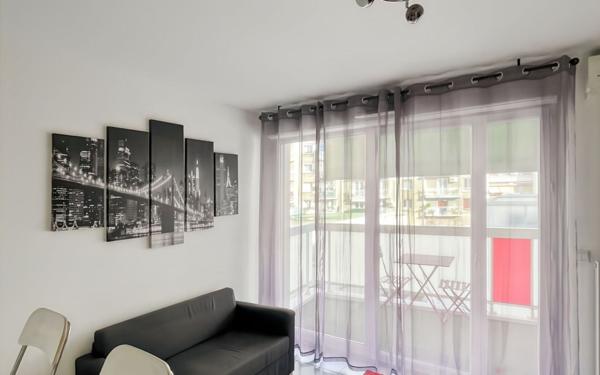Appartement à louer    2 pièces • 37,08 m2 Marseille 8