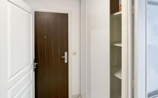 Appartement à louer    2 pièces • 37,08 m2 Marseille 8